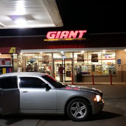 Giant - Store front