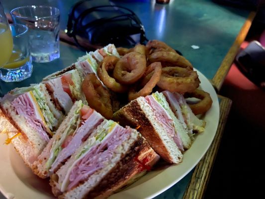 Mr D's Sports Bar and Grill by null