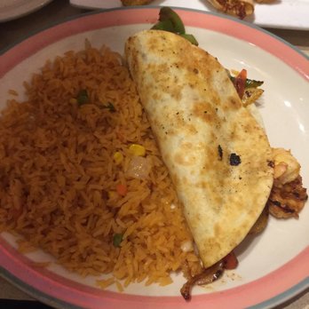 El Jinete - Shrimp Quesadilla with everything (fajitas, mushrooms, and tomatoes). Got sour cream and tomatoes on the side...no lettuce. - Mexican Near Me - Fairfax, Ohio El Jinete - Shrimp Quesadilla with everything (fajitas, mushrooms, and tomatoes). Got sour cream and tomatoes on the side...no lettuce. - Mexican Near Me - Fairfax, Ohio