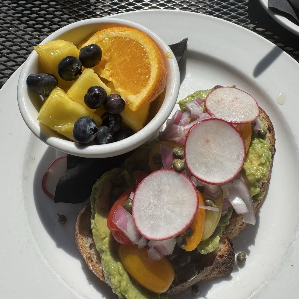 B Matthews Eatery - Avacodo toast - New American Near Me - Savannah, Georgia B Matthews Eatery - Avacodo toast - New American Near Me - Savannah, Georgia