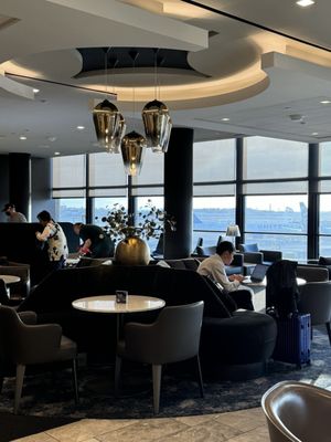 United Polaris Lounge by null
