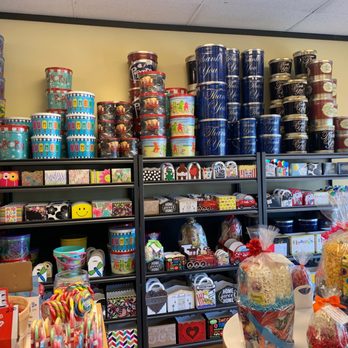Popcorn Fetti Gourmet Popcorn - They have all the tins for sale to fill - Popcorn Shops Near Me - Salem, Oregon Popcorn Fetti Gourmet Popcorn - They have all the tins for sale to fill - Popcorn Shops Near Me - Salem, Oregon