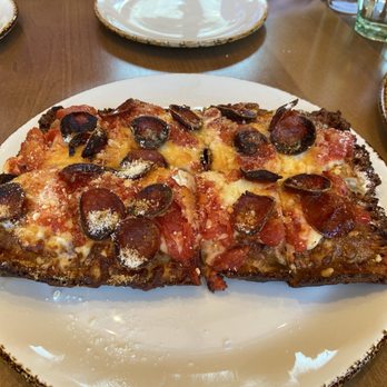De La Nonna Big Bear - Pepperoni pizza - Pizza Near Me - Big Bear Lake, California