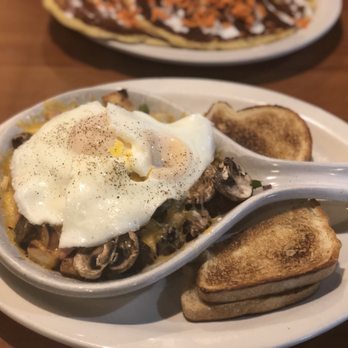 Le Peep - A skillet with egg over easy - Breakfast & Brunch Near Me - Charlotte, North Carolina Le Peep - A skillet with egg over easy - Breakfast & Brunch Near Me - Charlotte, North Carolina