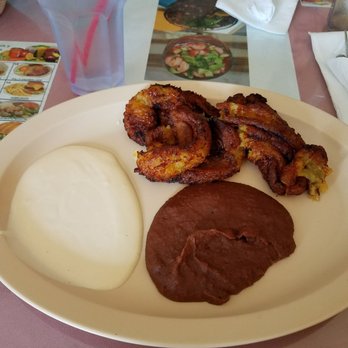 Flor Blanca #4 - Platanos, frijoles, crema. (Plantains, beans, sour cream) - Latin American Near Me - Huntington Park, California Flor Blanca #4 - Platanos, frijoles, crema. (Plantains, beans, sour cream) - Latin American Near Me - Huntington Park, California