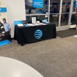 AT&T Store - AT&T table!!!!