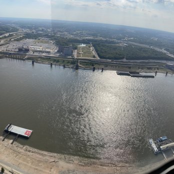 Gateway Arch - Landmarks & Historical Buildings Near Me - St. Louis, Missouri
