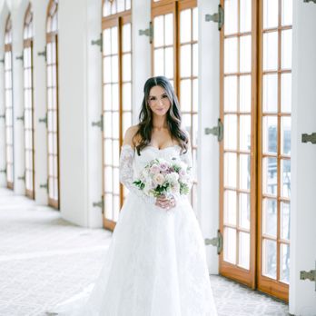 Yanni Design Studio - Bridal Bouquet - Wedding Planning Near Me - Wheeling, Illinois Yanni Design Studio - Bridal Bouquet - Wedding Planning Near Me - Wheeling, Illinois