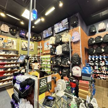Journeys - Shoe Stores Near Me - Santa Clara, California Journeys - Shoe Stores Near Me - Santa Clara, California