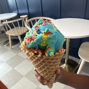 Huddy's - This is a small!! - Ice Cream & Frozen Yogurt Near Me - Hudsonville, Michigan