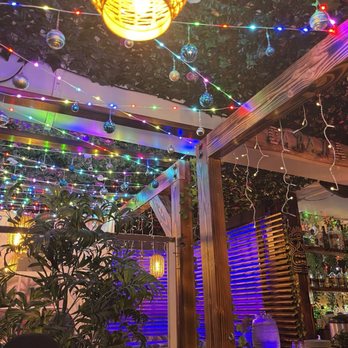 R&R Bar - Cocktail Bars Near Me - Portland, Oregon