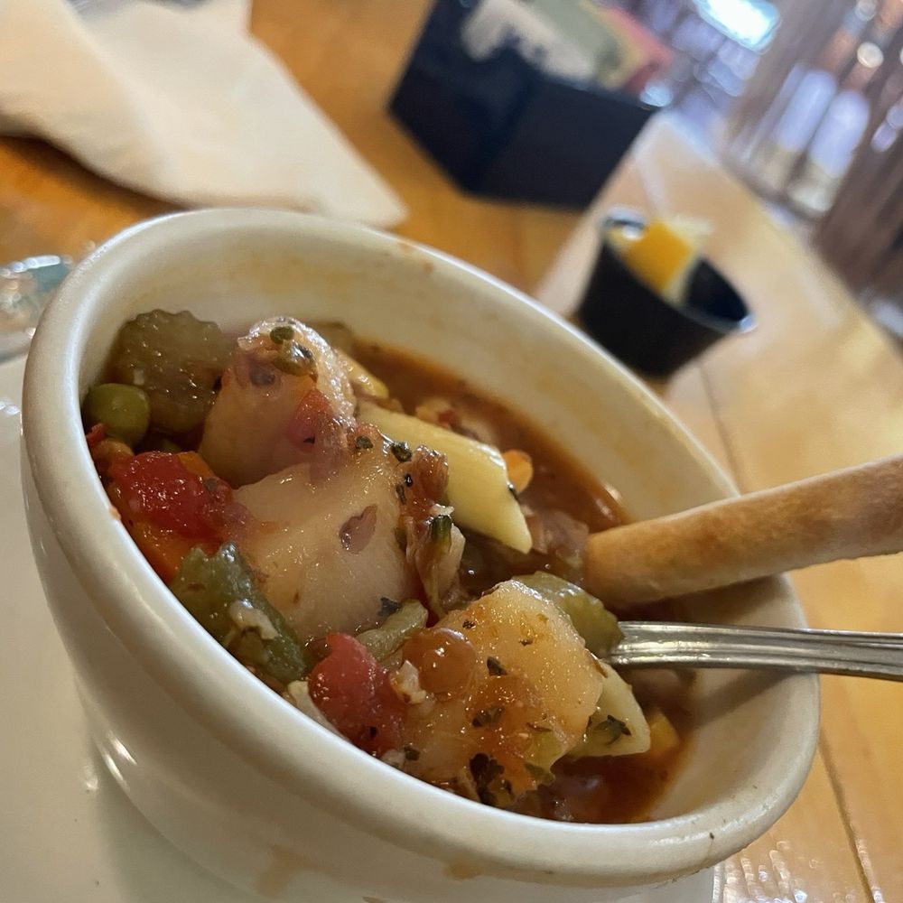 Lombardi's - Minestrone soup - Italian Near Me - Cambria, California