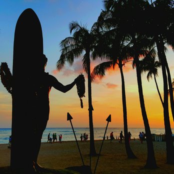 Duke Paoa Kahanamoku Statue - Beautiful at sunset - Public Art Near Me - Honolulu, Hawaii Duke Paoa Kahanamoku Statue - Beautiful at sunset - Public Art Near Me - Honolulu, Hawaii