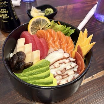 Feza Izakaya - Chirashi Don - Japanese Near Me - Aurora, Ontario