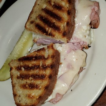 Redcoat Tavern - Mt. Vernon sandwich - Bars Near Me - Royal Oak, Michigan