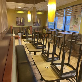 McDonald's - empty tables and chairs in a restaurant - Fast Food Near Me - Utica, Illinois