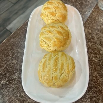 Yang Kee Dumpling - Pineapple baos - Dim Sum Near Me - Davis, California