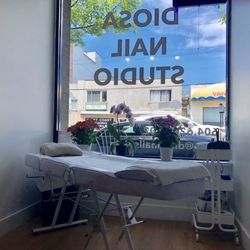 Diosa Nail Studio - Front window
