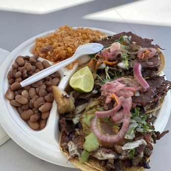 El Paisa By Los Alegres - Steak taco plate - Food Trucks Near Me - Redwood City, California El Paisa By Los Alegres - Steak taco plate - Food Trucks Near Me - Redwood City, California