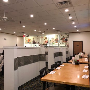 Sushi House - Interior - Sushi Bars Near Me - Farmington, Michigan
