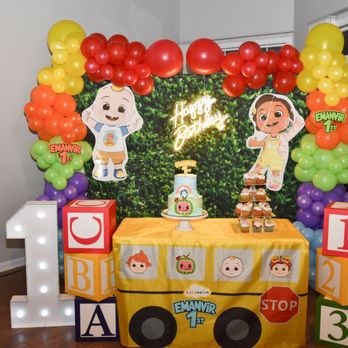 Sara's Kitchen and Decorations - Balloon Services Near Me