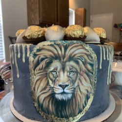 Jada’s Bakery - Golden Royalty cake