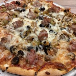 Build your own Pizza No. S-1302 (Small 10") Was enough for 3 meals