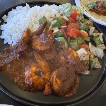 Kopitos - Shrimp mole with rice veges guac and fresh corn tortillas - Food Trucks Near Me - Newberg, Oregon