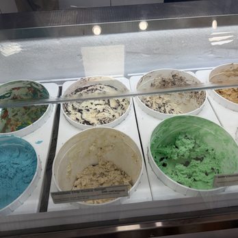 Kilwins Ice Cream - Chocolate - Fudge - Ice Cream & Frozen Yogurt Near Me - Colorado Springs, Colorado Kilwins Ice Cream - Chocolate - Fudge - Ice Cream & Frozen Yogurt Near Me - Colorado Springs, Colorado