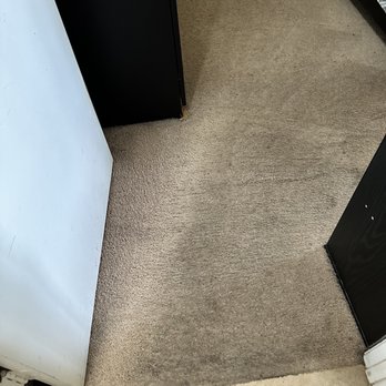 Eco Green - Escondido - Entrance of room 3 - Carpet Cleaning Near Me Eco Green - Escondido - Entrance of room 3 - Carpet Cleaning Near Me