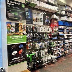 Gamestop - Video game accoutrement