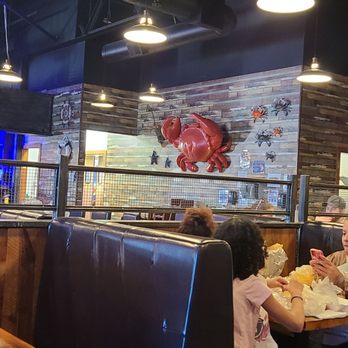Boil Bay - Inside - Seafood Near Me - Colonial Heights, Virginia