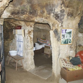 Höhlenwohnungen - Hotels & Travel Near Me - Langenstein, ST