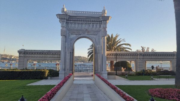 Çırağan Palace by null