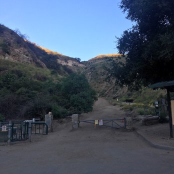 Stough Canyon Nature Center - Hiking Near Me - Burbank, California Stough Canyon Nature Center - Hiking Near Me - Burbank, California