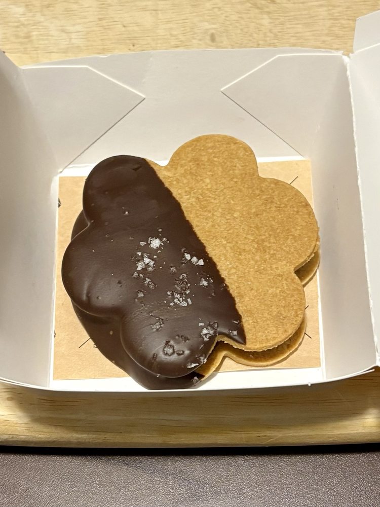 Enuf Pastry & Cheese Logo