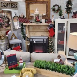 Riverside Antiques & Treasures