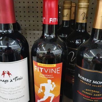 CVS Pharmacy y más - Fitvine.  Looks like a twist off.  It's not.  False advertising. - Drugstores Near Me - LONG BEACH, California