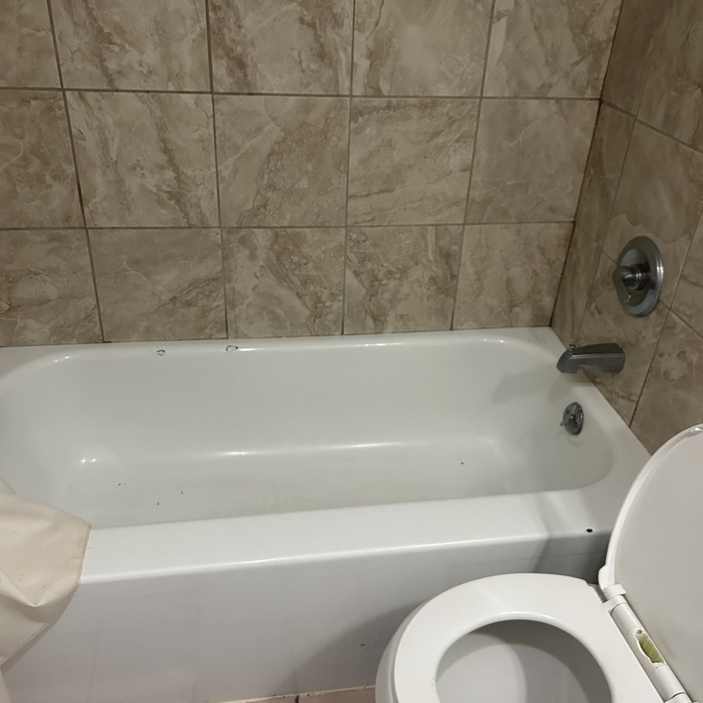 Super 7 Inn - Bathtub dirty - Hotels Near Me - Wright City, Missouri Super 7 Inn - Bathtub dirty - Hotels Near Me - Wright City, Missouri