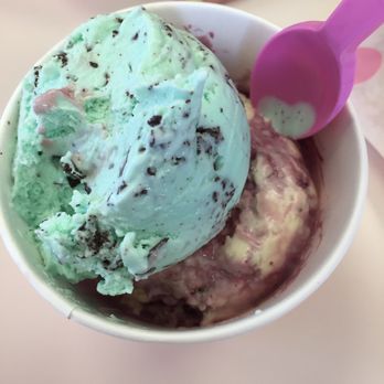 Baskin-Robbins - Mint chip and baseball nut. I think that's what it's called. - Ice Cream & Frozen Yogurt Near Me - Pico Rivera, California