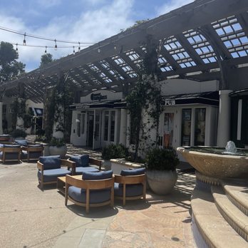 Del Mar Plaza - Seating outdoors - Shopping Centers Near Me - Del Mar, California Del Mar Plaza - Seating outdoors - Shopping Centers Near Me - Del Mar, California