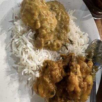 Namaste Denton | Indian Kitchen and Bar in Denton, TX - Chicken Korma (left) Chicken vindaloo (right) - Indian Near Me - Denton, Texas
