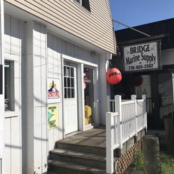 Bridge Marine Supply - I decided to boat to Bridge Marine to get Oil for the Boat! What a Great Experience! This is a Locally Owned Shop Run by Father and Sons!