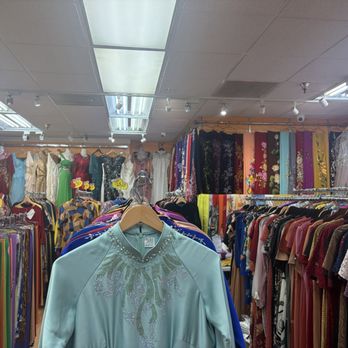 Hang Boutique - Inside the boutique - Women's Clothing Near Me - Westminster, California Hang Boutique - Inside the boutique - Women's Clothing Near Me - Westminster, California