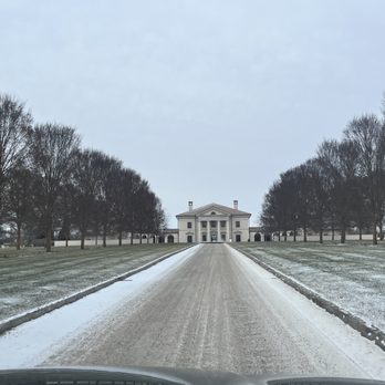 RH Indianapolis | The Gallery at The DeHaan Estate - Driveway up to the estate - Interior Design Near Me - Indianapolis, Indiana RH Indianapolis | The Gallery at The DeHaan Estate - Driveway up to the estate - Interior Design Near Me - Indianapolis, Indiana