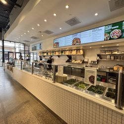 sweetgreen - Healthy Salads, Wraps, and Bowls - Inside ordering area