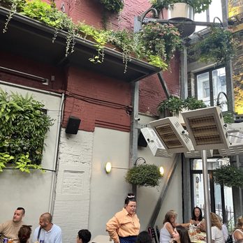 Jardin Nelson - Interior - Creperies Near Me - Montreal, Quebec