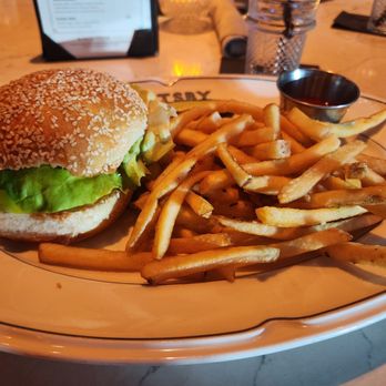 GATSBY - Smashburger with fries - Cocktail Bars Near Me - Washington, DC, District of Columbia GATSBY - Smashburger with fries - Cocktail Bars Near Me - Washington, DC, District of Columbia