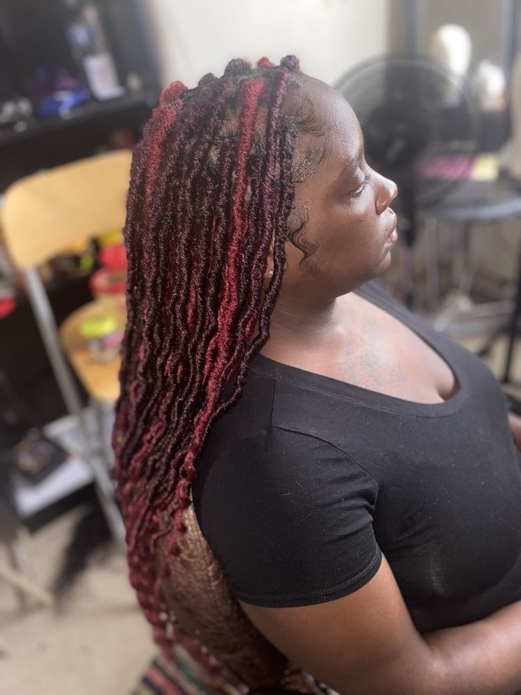 QW Braids and Beauty Logo