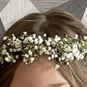 Sweet Thorns Florist - Junior bridesmaids extendable flower crown - Florists Near Me - Reno, Nevada Sweet Thorns Florist - Junior bridesmaids extendable flower crown - Florists Near Me - Reno, Nevada